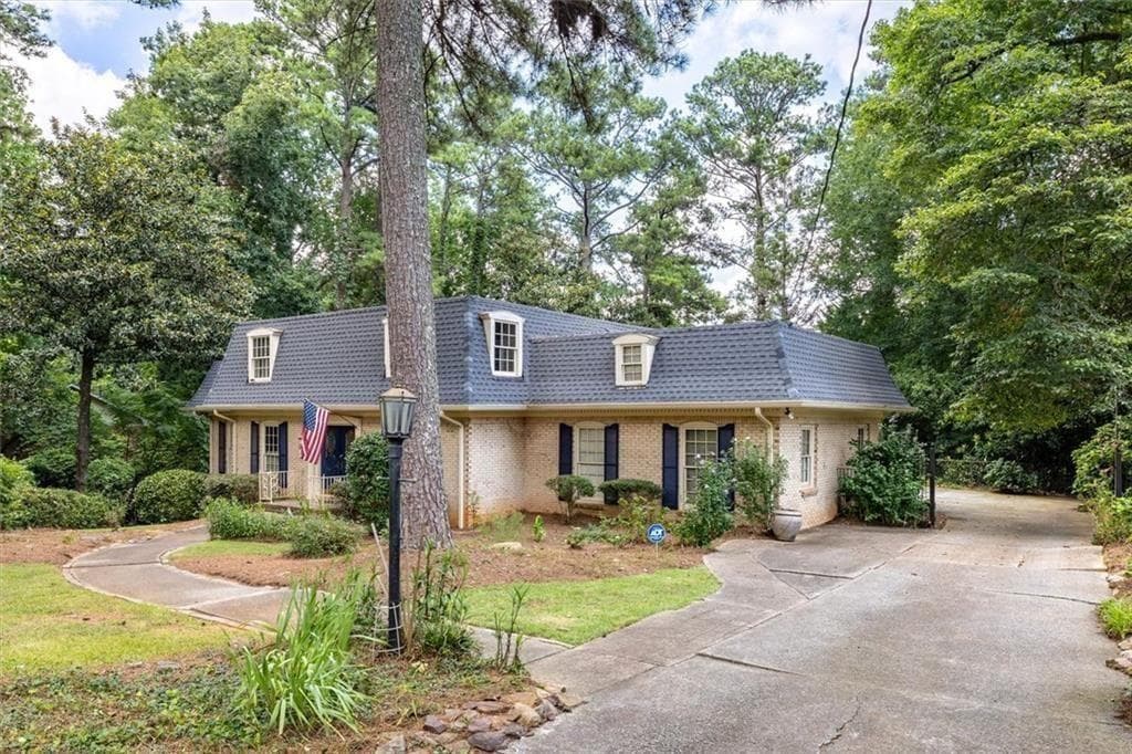 4 bedroom, 4 bathroom, 4,434 sq ft single family residence for sale at 2123 Mountain Creek Drive, Smoke Rise, GA 30087 — photo 7