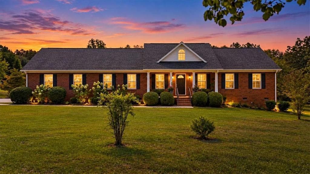 4 bedroom, 3 bathroom single family residence for sale at 2572 Kingston Highway, Rome, GA 30161 — photo 1 of 72