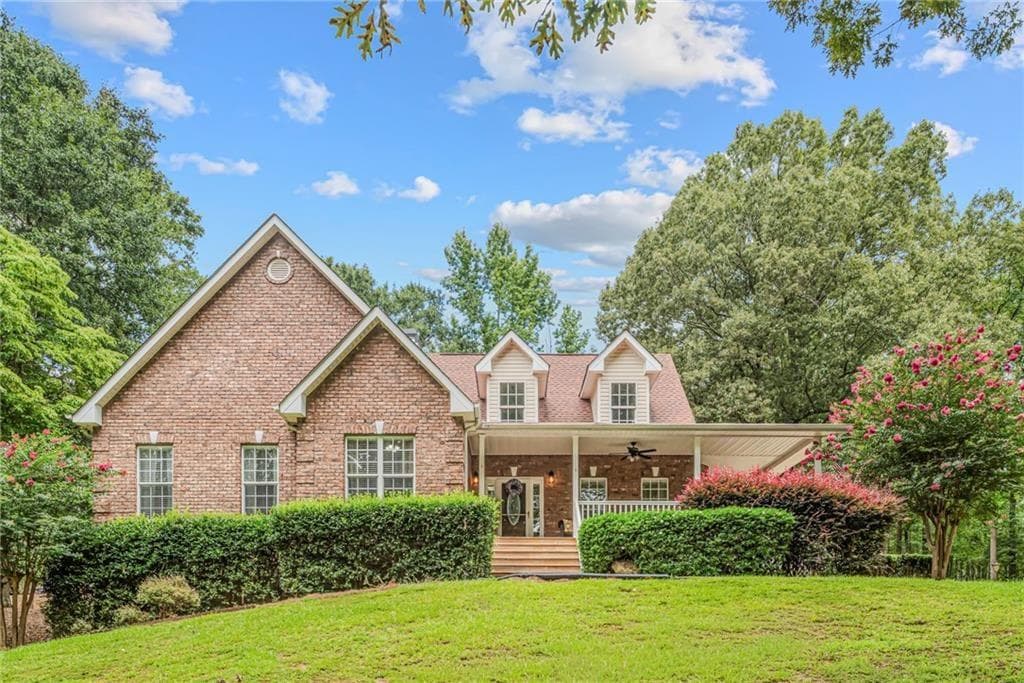 6 bedroom, 3 bathroom, 4,280 sq ft single family residence for sale at 170 St Gabriel Way, Fayetteville, GA 30215