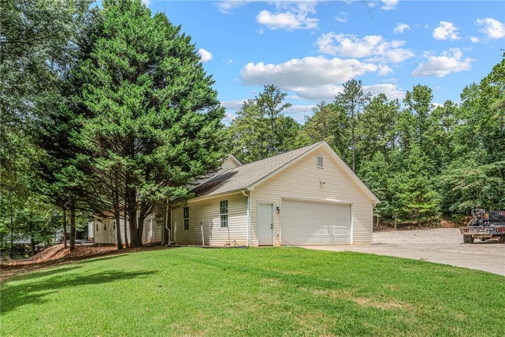 6 bedroom, 3 bathroom, 4,280 sq ft single family residence for sale at 170 St Gabriel Way, Fayetteville, GA 30215 — photo 10