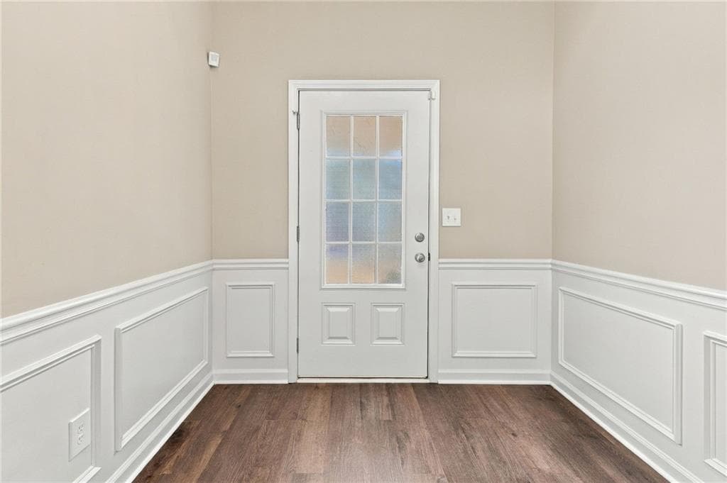 4 bedroom, 3 bathroom, 2,423 sq ft single family residence for sale at 3184 Hawthorne Path, Braselton, GA 30517 — photo 5