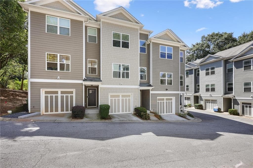2 bedroom, 3 bathroom, 1,306 sq ft townhouse for sale at 1365 Memorial Drive 2, Atlanta, GA 30317