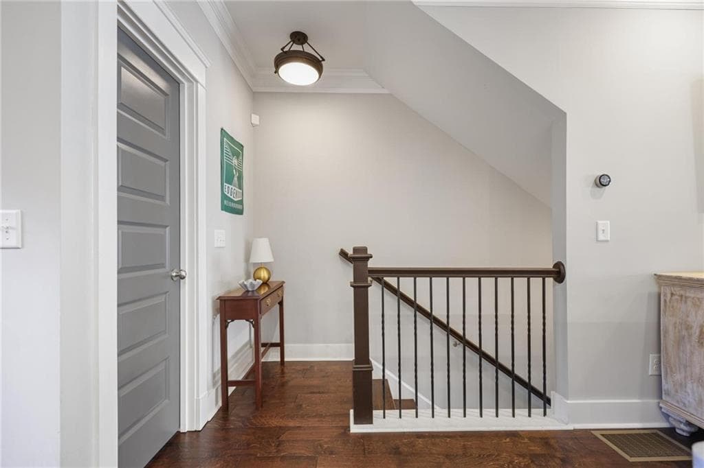 2 bedroom, 3 bathroom, 1,306 sq ft townhouse for sale at 1365 Memorial Drive 2, Atlanta, GA 30317 — photo 8