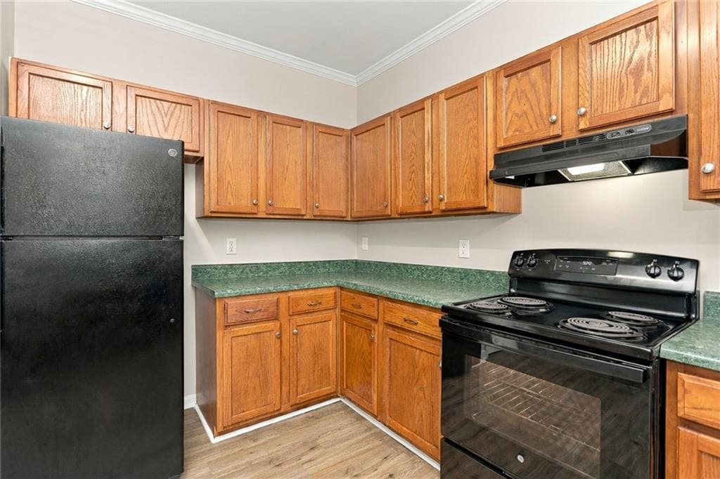 5 bedroom, 3 bathroom, 2,196 sq ft single family residence for rent at 841 Ridge Avenue, Atlanta, GA 30318 for $2,040 a month — photo 2