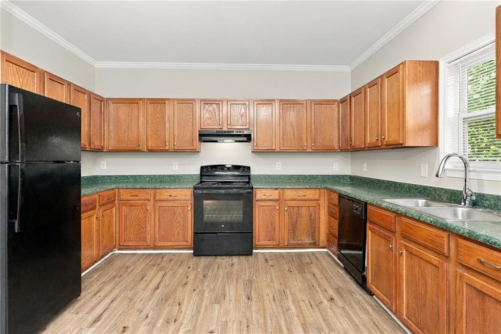 5 bedroom, 3 bathroom, 2,196 sq ft single family residence for rent at 841 Ridge Avenue, Atlanta, GA 30318 for $2,040 a month — photo 5