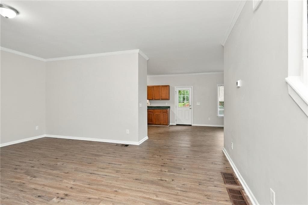 5 bedroom, 3 bathroom, 2,196 sq ft single family residence for rent at 841 Ridge Avenue, Atlanta, GA 30318 for $2,040 a month — photo 8