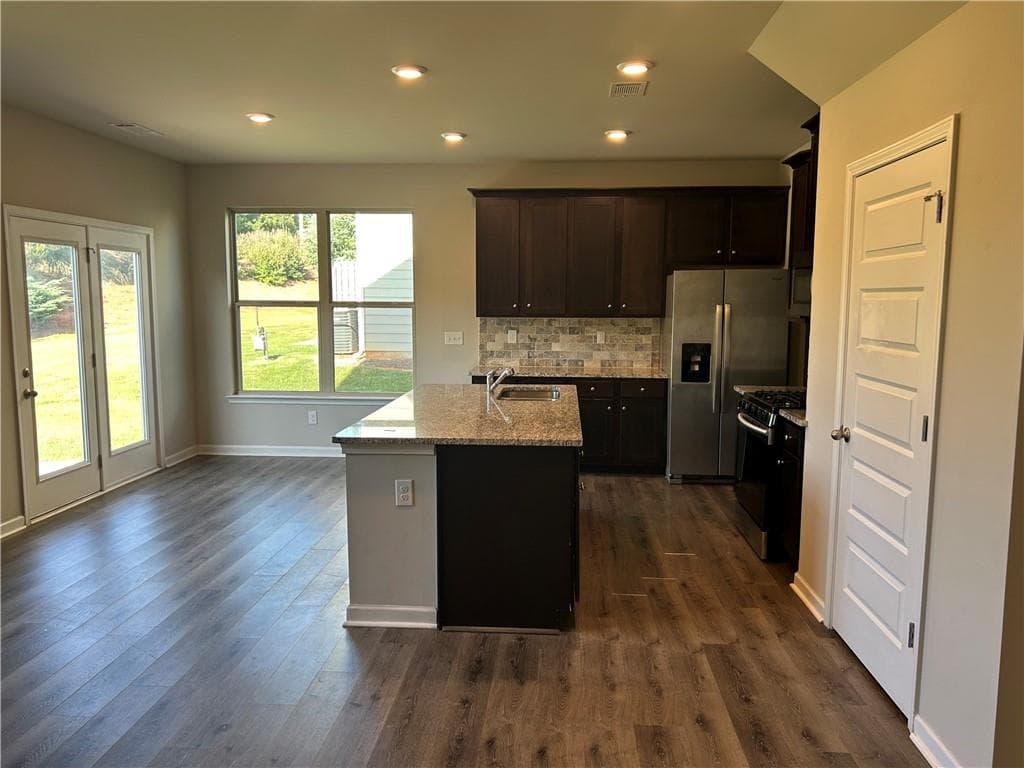 3 bedroom, 3 bathroom, 1,710 sq ft townhouse for sale at 3689 Prospect Point Drive, Gillsville, GA 30566 — photo 6