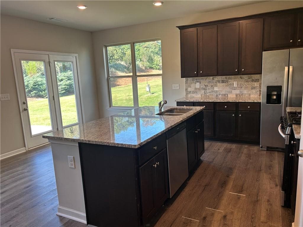 3 bedroom, 3 bathroom, 1,710 sq ft townhouse for sale at 3689 Prospect Point Drive, Gillsville, GA 30566 — photo 7