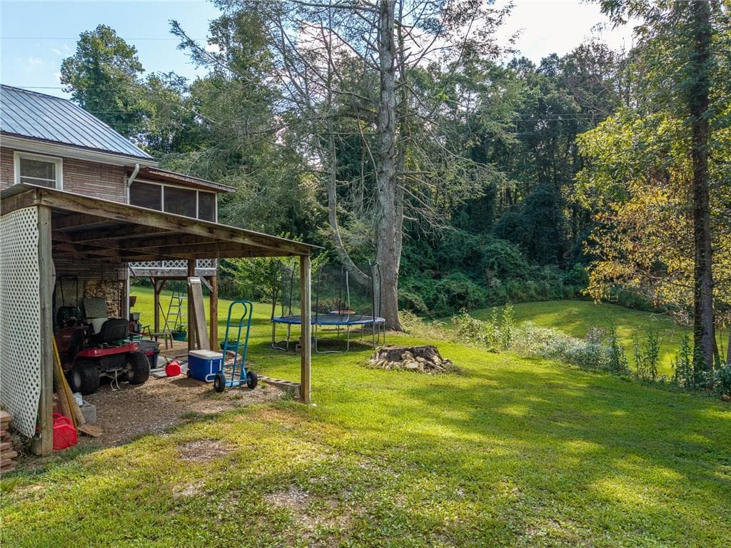 3 bedroom, 2 bathroom, 1,502 sq ft single family residence for sale at 2601 Old Highway 5, Ellijay, GA 30540 — photo 8