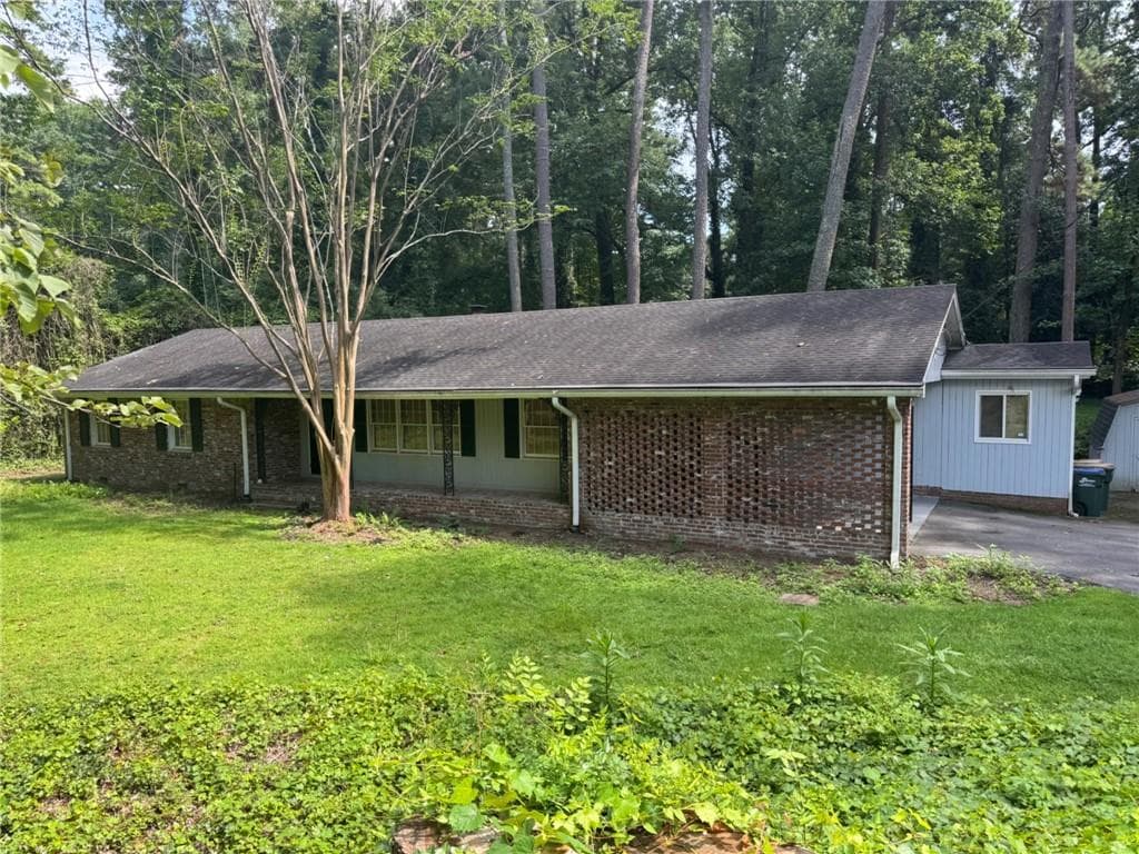 3 bedroom, 2 bathroom, 1,706 sq ft single family residence for sale at 276 Colewood Way, Sandy Springs, GA 30328 — photo 1 of 2