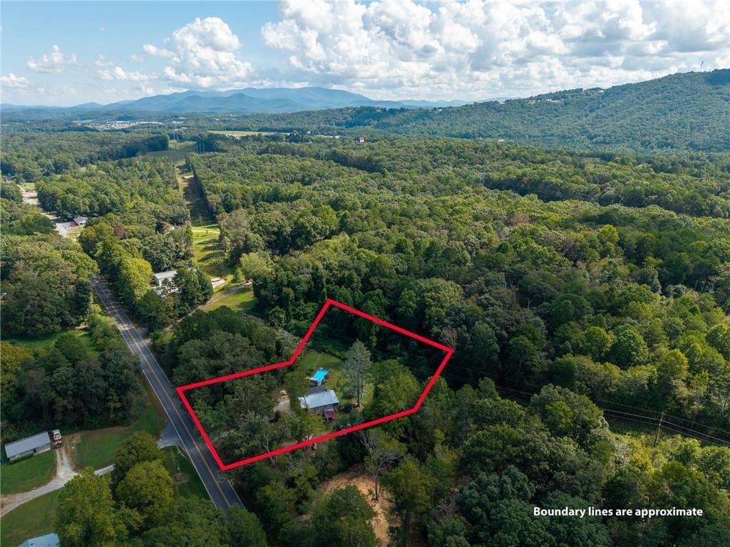 3 bedroom, 2 bathroom, 1,502 sq ft single family residence for sale at 2601 Old Highway 5, Ellijay, GA 30540 — photo 10