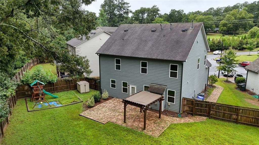 4 bedroom, 3 bathroom, 2,490 sq ft single family residence for sale at 2409 Kingston Heath Way, Marietta, GA 30008 — photo 4