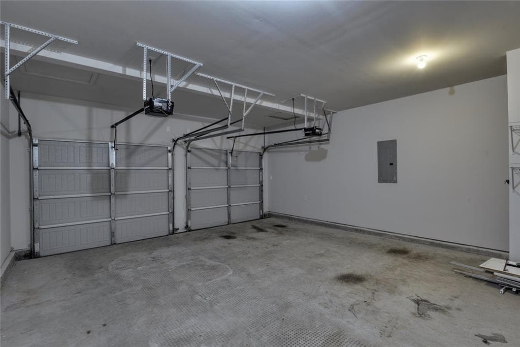4 bedroom, 3 bathroom, 2,490 sq ft single family residence for sale at 2409 Kingston Heath Way, Marietta, GA 30008 — photo 6