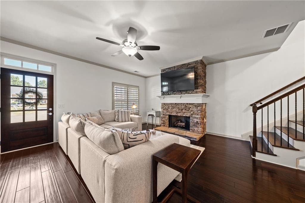 3 bedroom, 3 bathroom, 1,899 sq ft single family residence under contract at 50 Park Circle, Cartersville, GA 30120 — photo 6