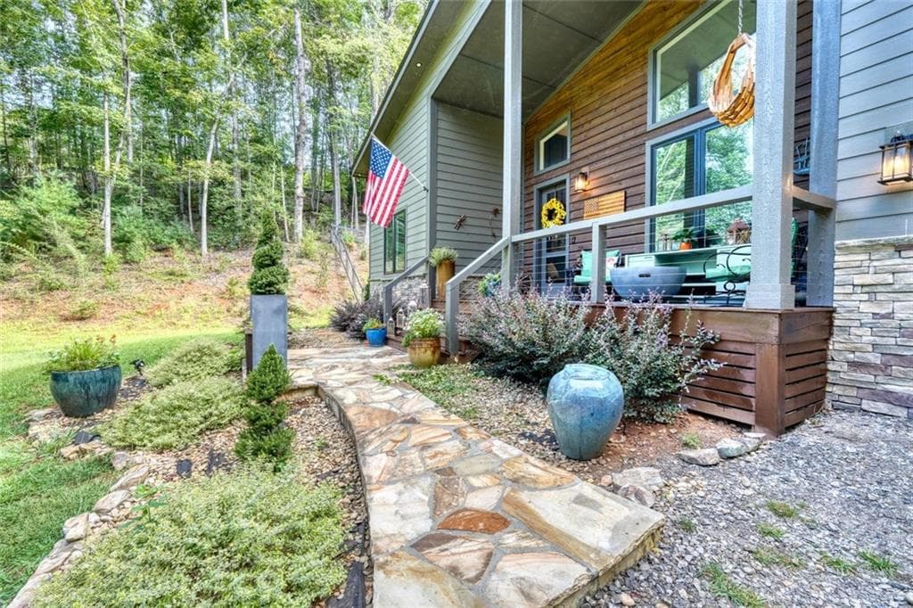 3 bedroom, 3 bathroom, 2,251 sq ft single family residence for sale at 6824 Mountain Laurel Road, Hiawassee, GA 30546 — photo 2
