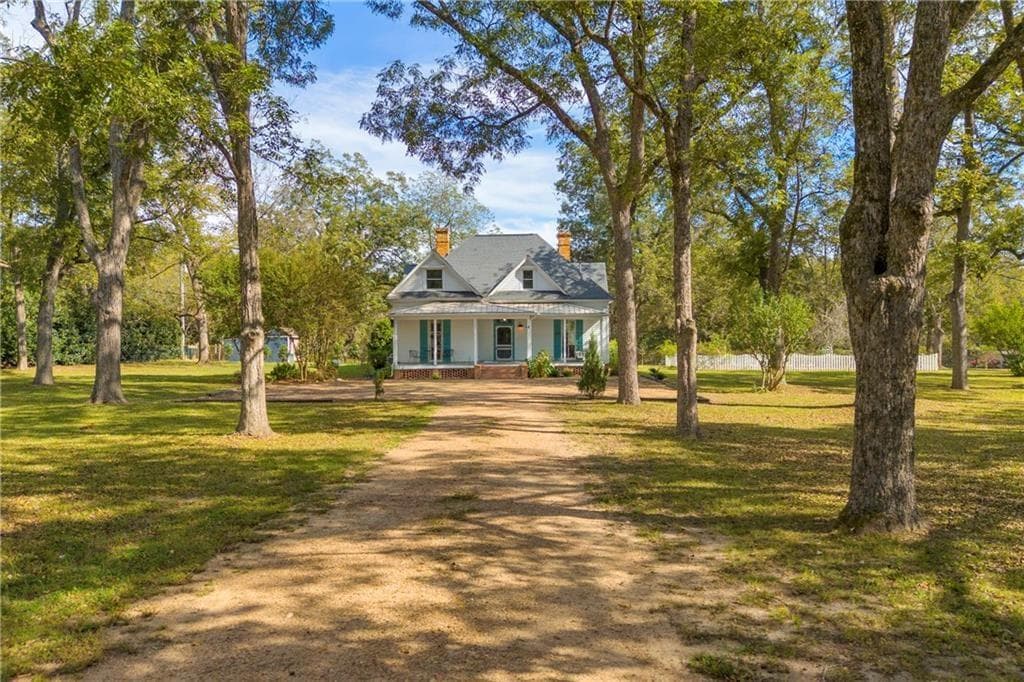 5 bedroom, 3 bathroom, 4,230 sq ft single family residence for sale at 5921 Bostwick Highway, Bishop, GA 30621