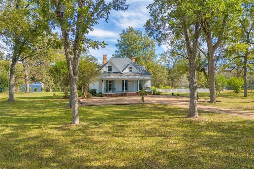 5 bedroom, 3 bathroom, 4,230 sq ft single family residence for sale at 5921 Bostwick Highway, Bishop, GA 30621 — photo 2