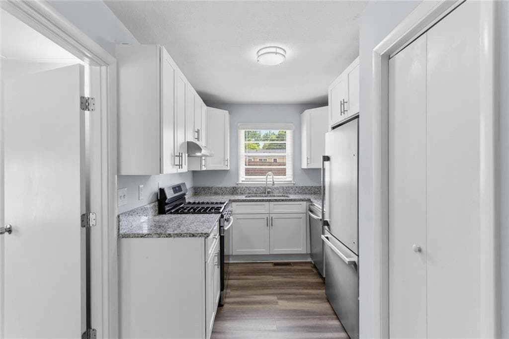 4 bedroom, 2 bathroom, 1,208 sq ft single family residence for rent at 2363 Beverly Lane, Marietta, GA 30060 for $2,100 a month — photo 10