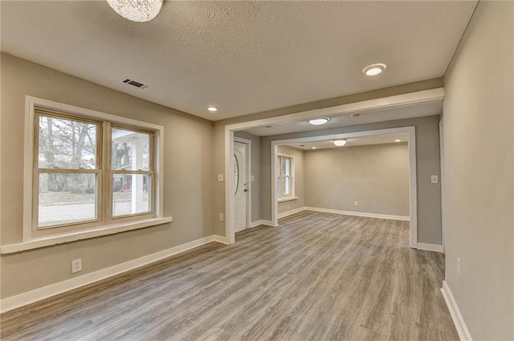 4 bedroom, 3 bathroom, 1,715 sq ft single family residence for sale at 574 Glendale Road, Scottdale, GA 30079 — photo 5