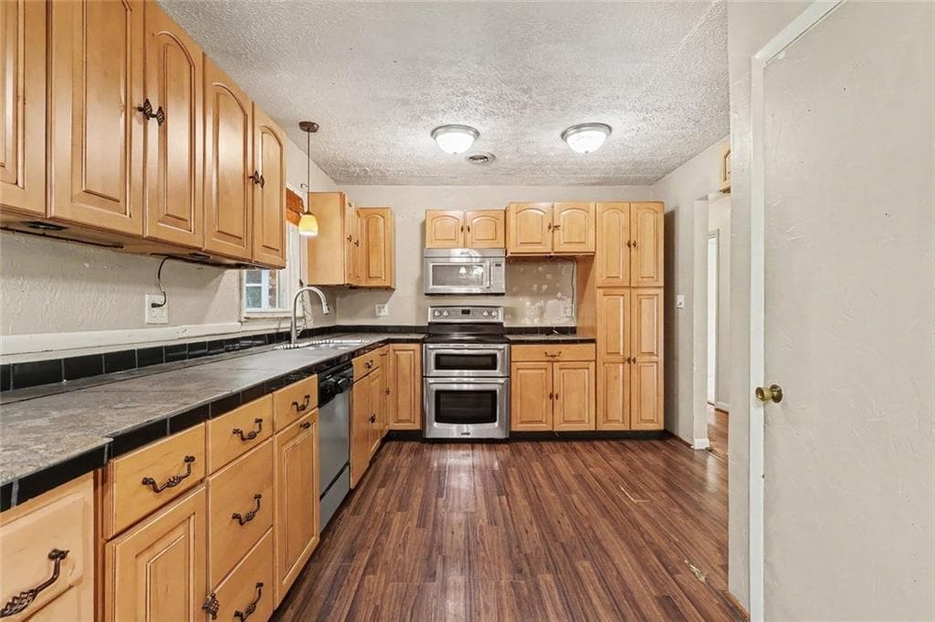 4 bedroom, 2 bathroom, 1,496 sq ft single family residence under contract at 6786 Tralee Drive, Lithia Springs, GA 30122 — photo 8