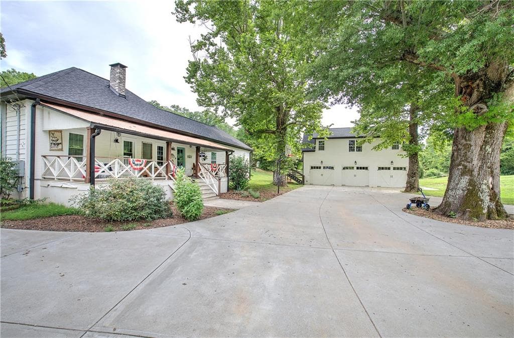 3 bedroom, 2 bathroom, 2,310 sq ft single family residence for sale at 182 Henry Mack Hill Road, Rydal, GA 30171 — photo 2