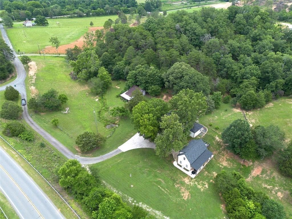 3 bedroom, 2 bathroom, 2,310 sq ft single family residence for sale at 182 Henry Mack Hill Road, Rydal, GA 30171 — photo 4