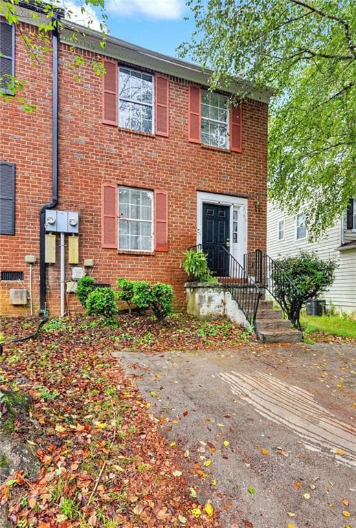 2 bedroom, 3 bathroom, 1,152 sq ft townhouse for sale at 3189 Kingswood Glen, Decatur, GA 30034 — photo 2