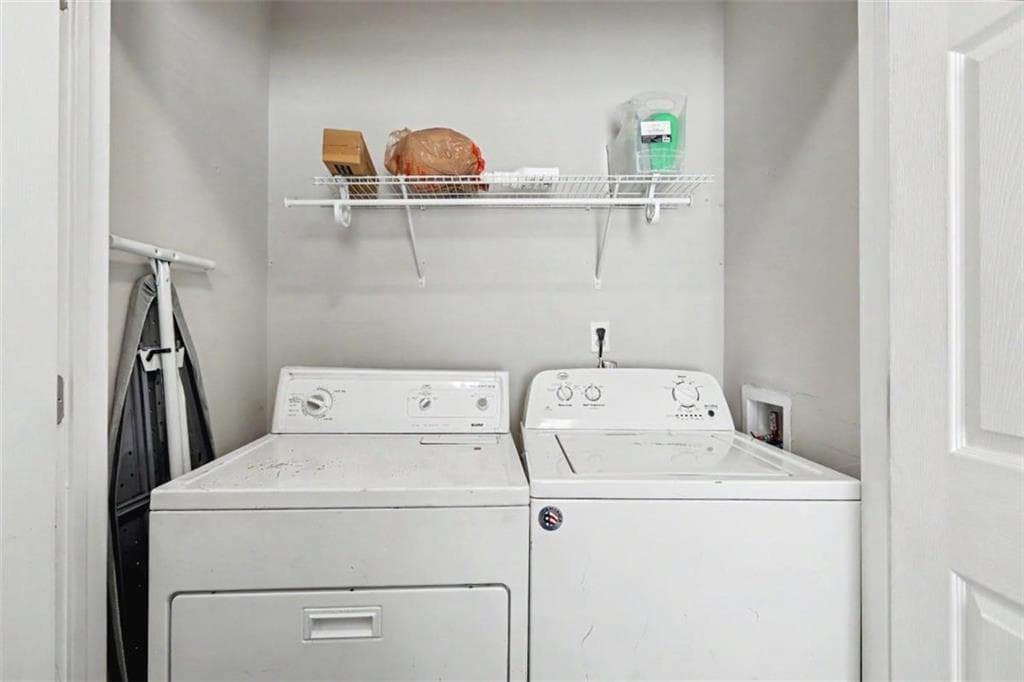 2 bedroom, 3 bathroom, 1,152 sq ft townhouse for sale at 3189 Kingswood Glen, Decatur, GA 30034 — photo 6