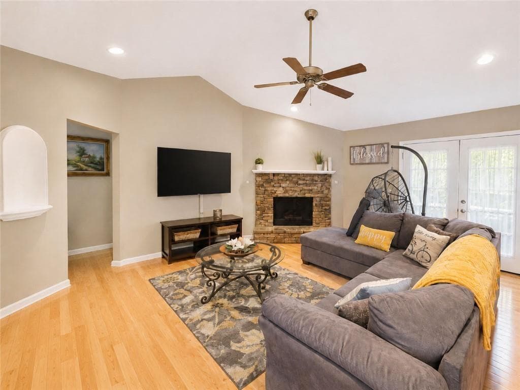 3 bedroom, 2 bathroom, 1,623 sq ft single family residence for sale at 97 Tradewinds Road, Cleveland, GA 30528 — photo 2