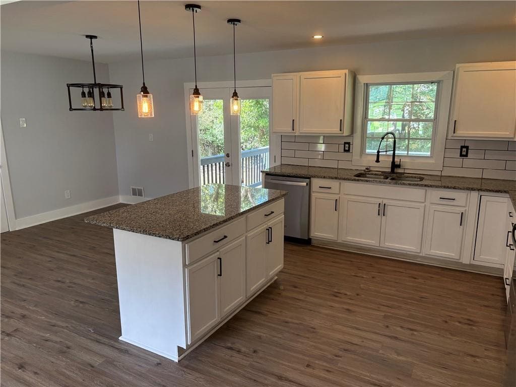 3 bedroom, 2 bathroom, 1,626 sq ft single family residence for sale at 3972 Emerald North Drive, Decatur, GA 30035 — photo 7