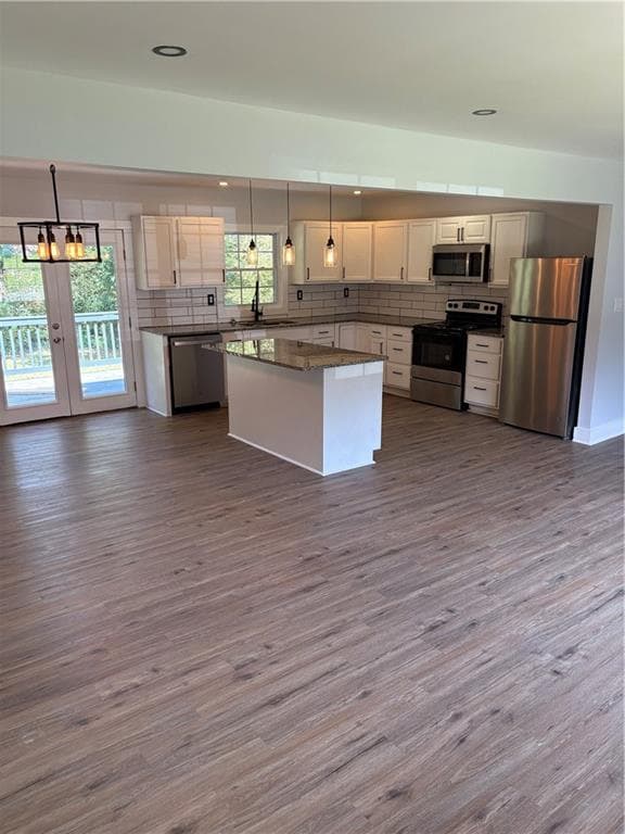 3 bedroom, 2 bathroom, 1,626 sq ft single family residence for sale at 3972 Emerald North Drive, Decatur, GA 30035 — photo 9