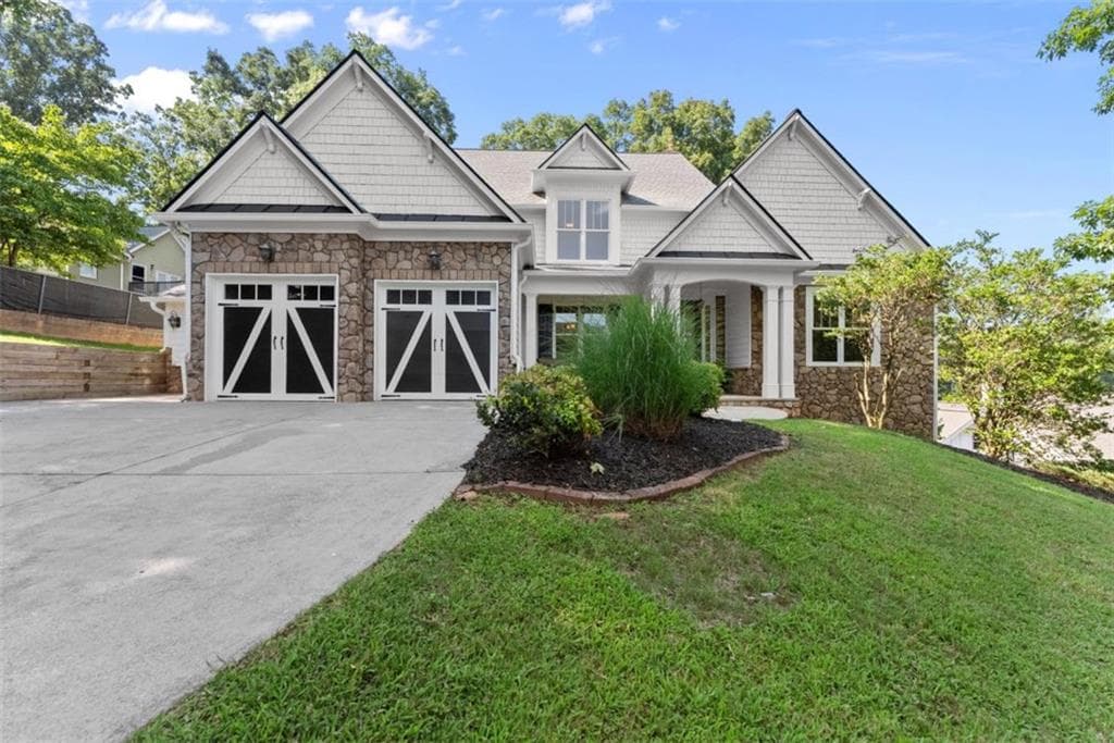 5 bedroom, 5 bathroom, 5,467 sq ft single family residence for sale at 3309 Chaney Circle, Gainesville, GA 30506 — photo 2
