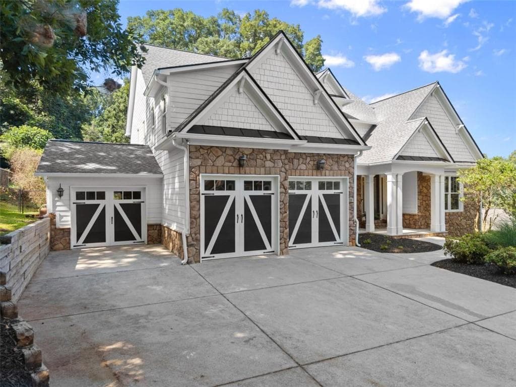 5 bedroom, 5 bathroom, 5,467 sq ft single family residence for sale at 3309 Chaney Circle, Gainesville, GA 30506 — photo 4