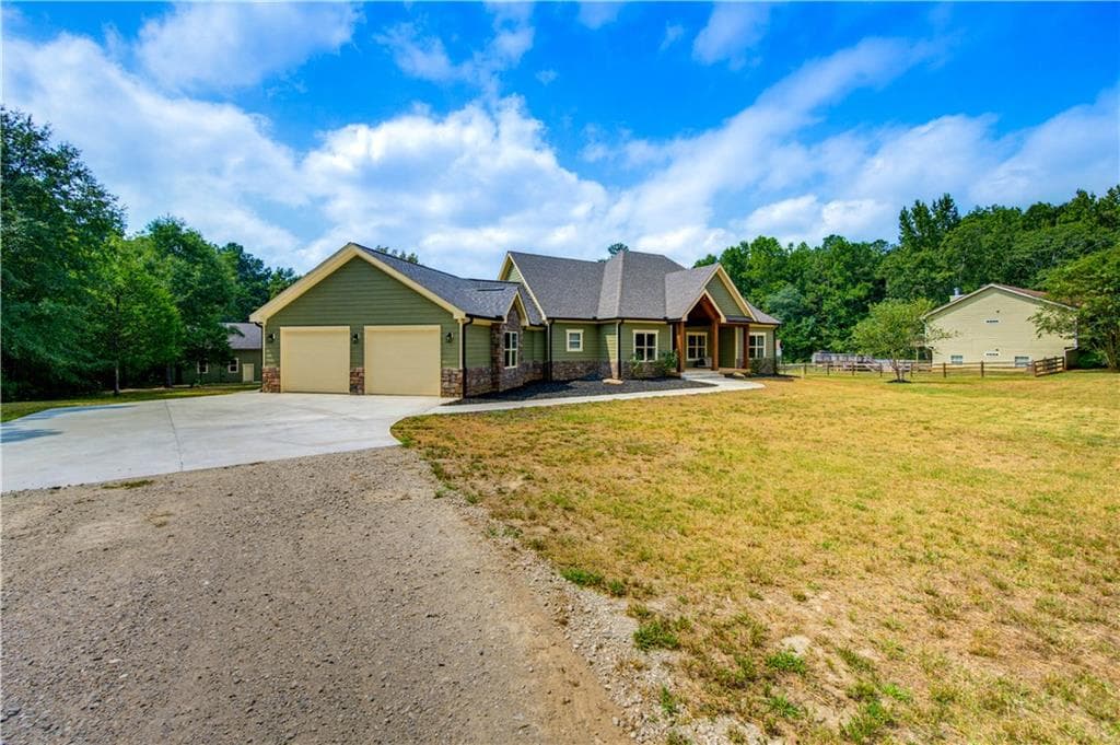4 bedroom, 3 bathroom, 2,089 sq ft single family residence for sale at 900 John W Breedlove Road, Monroe, GA 30656 — photo 5