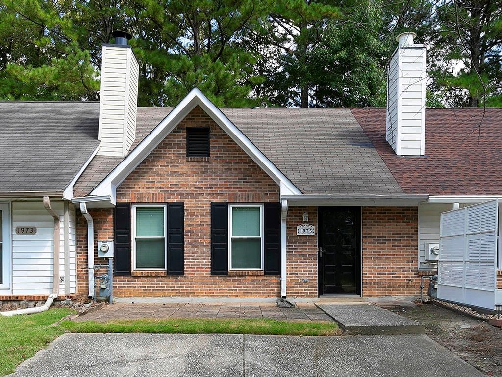 2 bedroom, 3 bathroom, 1,419 sq ft townhouse for rent at 1975 Cheathem Woods Drive, Marietta, GA 30008 for $1,795 a month — photo 2