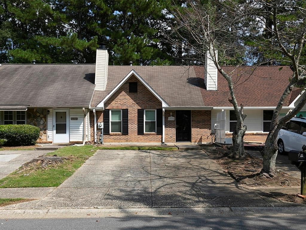 2 bedroom, 3 bathroom, 1,419 sq ft townhouse for rent at 1975 Cheathem Woods Drive, Marietta, GA 30008 for $1,750 a month