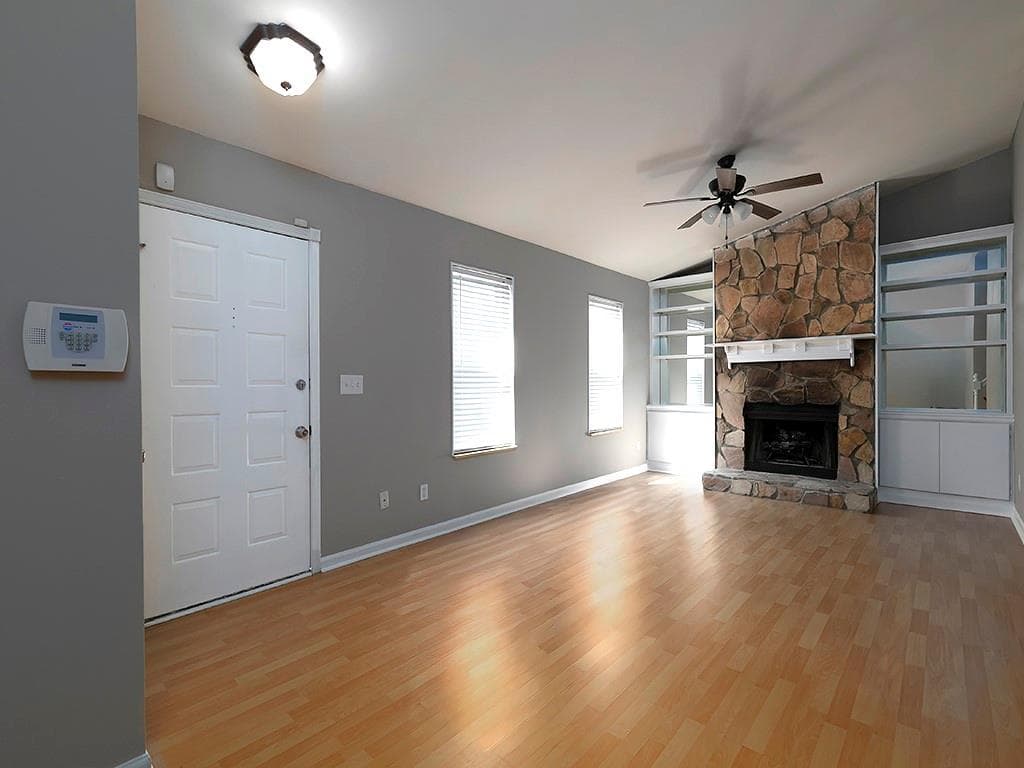 2 bedroom, 3 bathroom, 1,419 sq ft townhouse for rent at 1975 Cheathem Woods Drive, Marietta, GA 30008 for $1,795 a month — photo 9