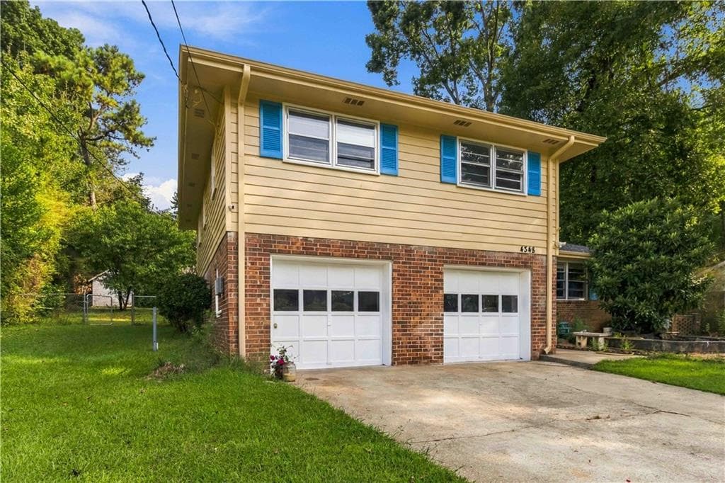 4 bedroom, 3 bathroom, 2,135 sq ft single family residence under contract at 4348 Executive Drive, Stone Mountain, GA 30083 — photo 3