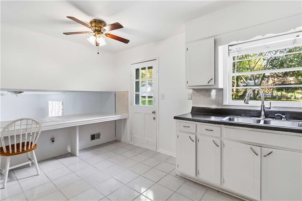 4 bedroom, 3 bathroom, 2,135 sq ft single family residence under contract at 4348 Executive Drive, Stone Mountain, GA 30083 — photo 10