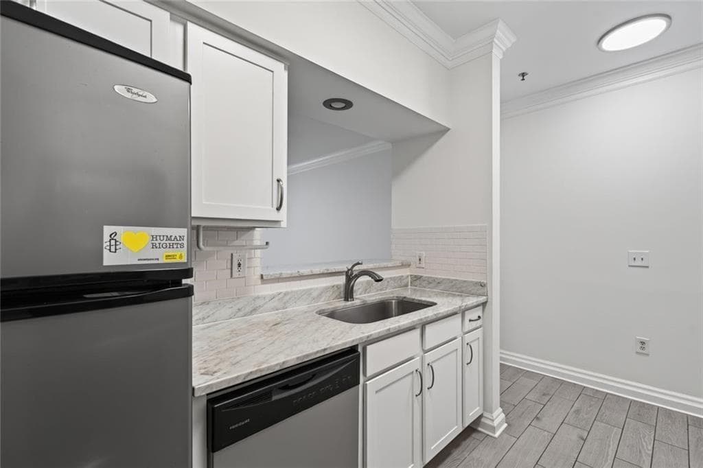 1 bedroom, 1 bathroom, 775 sq ft condominium for sale at 3777 Peachtree Road 214, Brookhaven, GA 30319 — photo 7