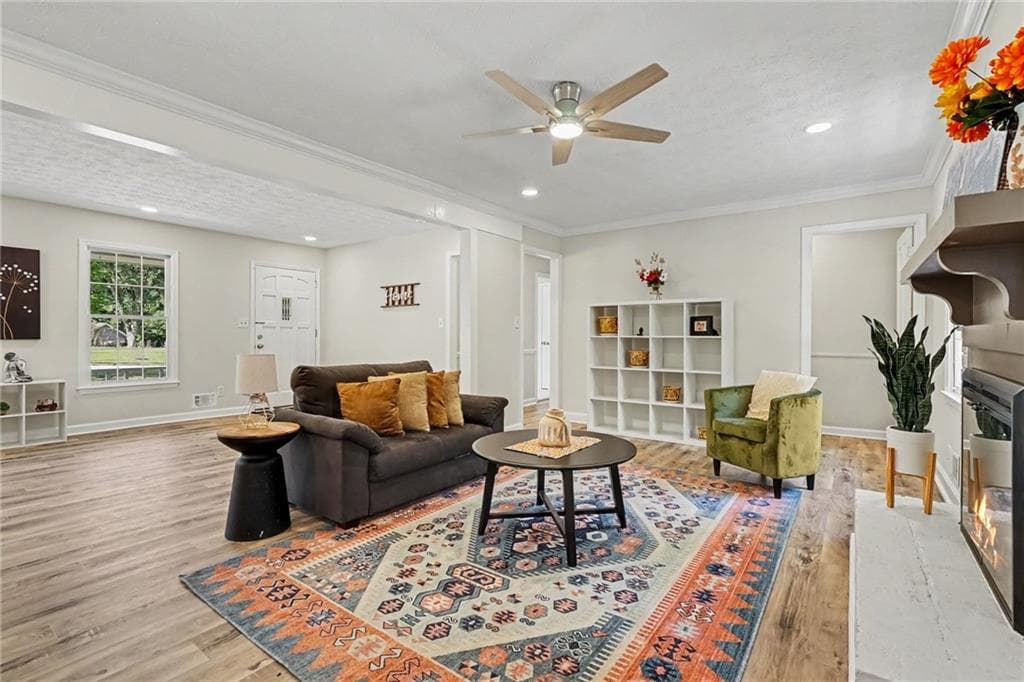 4 bedroom, 3 bathroom, 2,498 sq ft single family residence under contract at 3802 Imperial Drive, Snellville, GA 30039 — photo 4