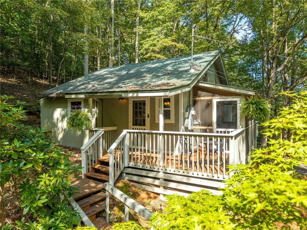 3 bedroom, 2 bathroom, 792 sq ft single family residence for sale at 767 Robertson Circle, Blairsville, GA 30512