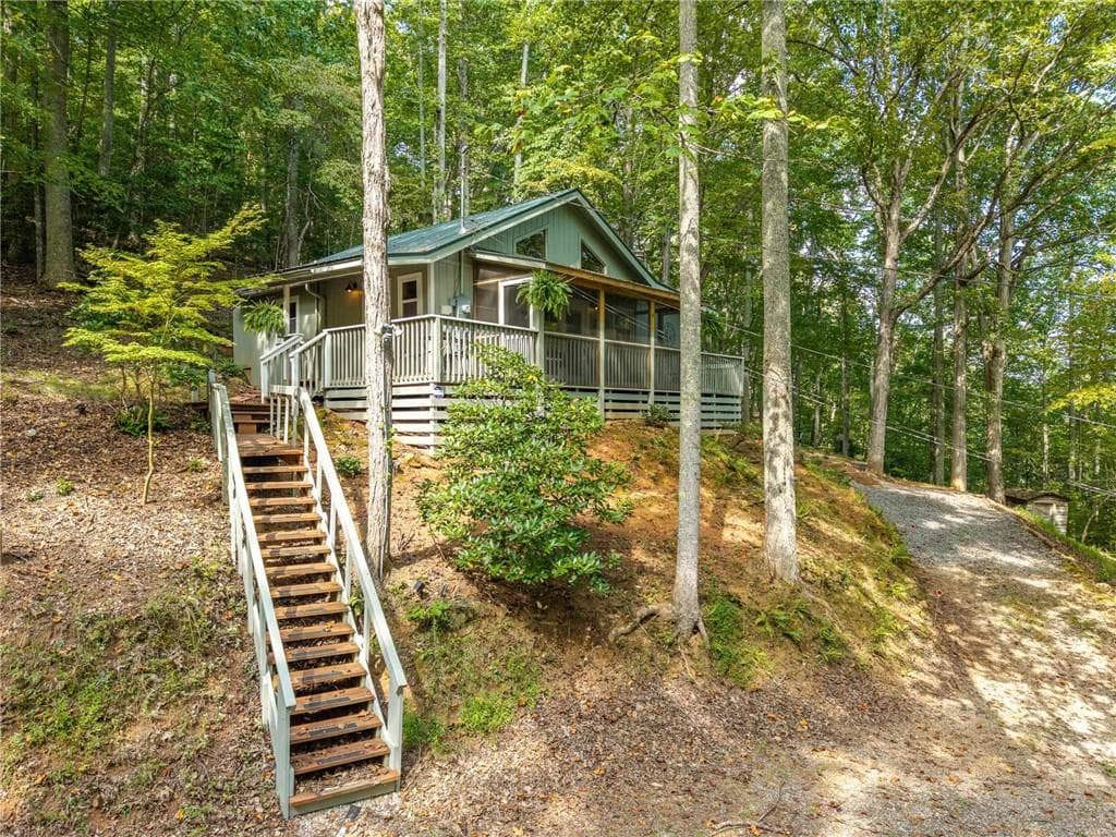 3 bedroom, 2 bathroom, 792 sq ft single family residence for sale at 767 Robertson Circle, Blairsville, GA 30512 — photo 4