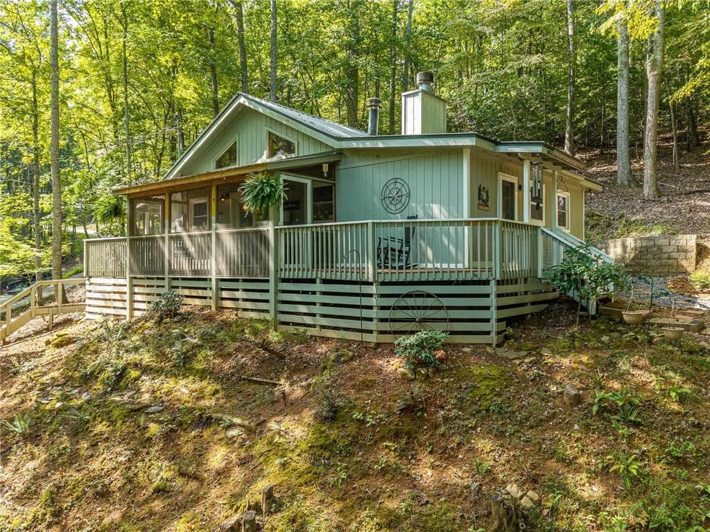 3 bedroom, 2 bathroom, 792 sq ft single family residence for sale at 767 Robertson Circle, Blairsville, GA 30512 — photo 6