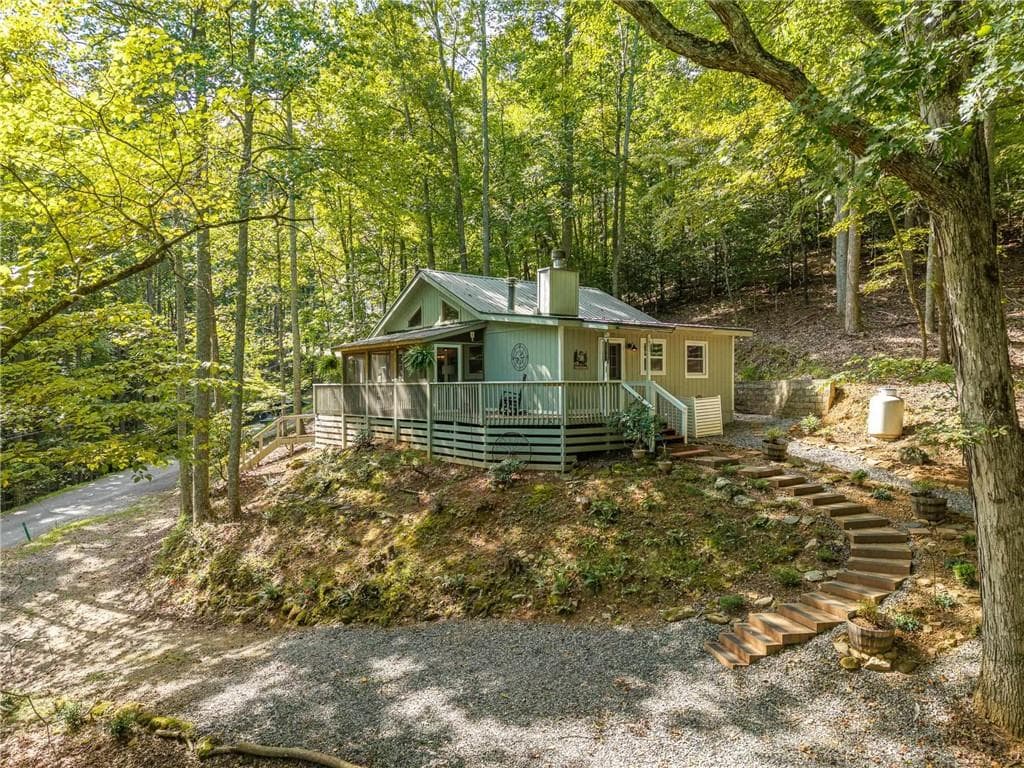3 bedroom, 2 bathroom, 792 sq ft single family residence for sale at 767 Robertson Circle, Blairsville, GA 30512 — photo 7