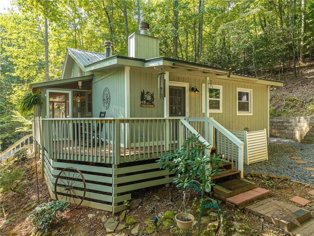3 bedroom, 2 bathroom, 792 sq ft single family residence for sale at 767 Robertson Circle, Blairsville, GA 30512 — photo 8