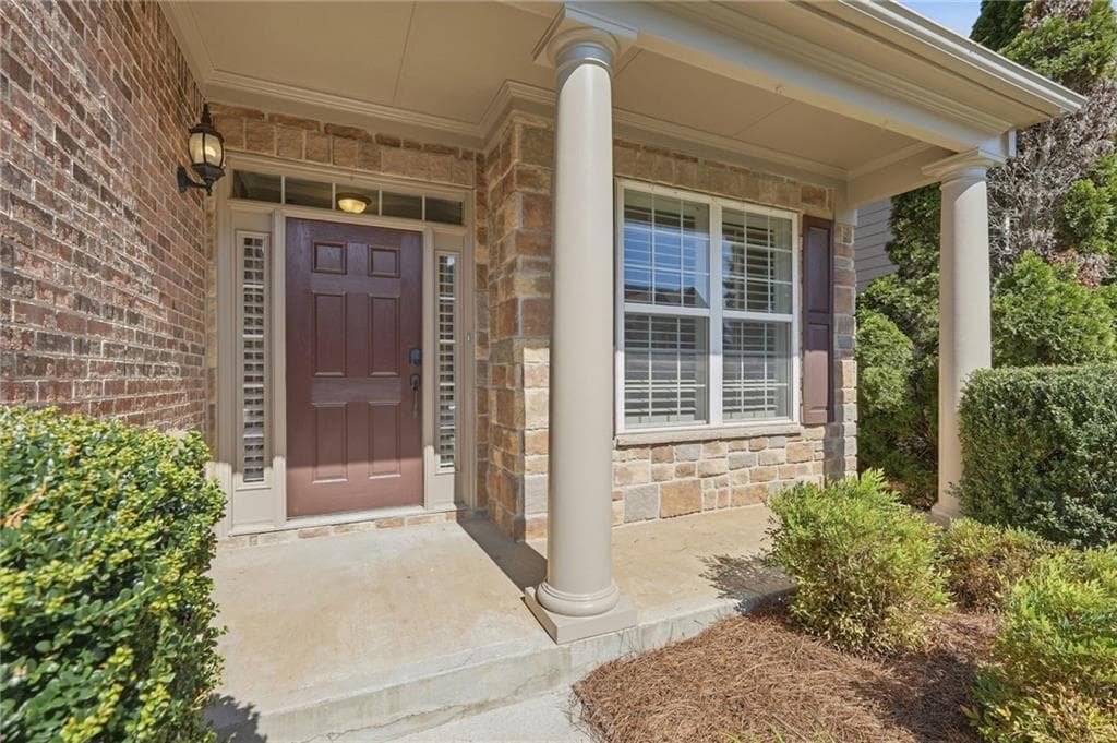 3 bedroom, 3 bathroom, 2,535 sq ft single family residence for sale at 4130 Granby Circle, Cumming, GA 30041 — photo 4