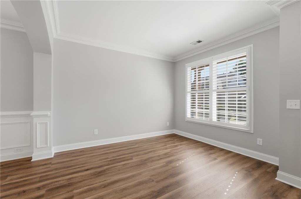 3 bedroom, 3 bathroom, 2,535 sq ft single family residence for sale at 4130 Granby Circle, Cumming, GA 30041 — photo 7