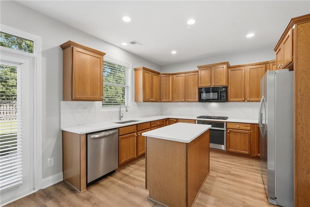 3 bedroom, 3 bathroom, 2,535 sq ft single family residence for sale at 4130 Granby Circle, Cumming, GA 30041 — photo 10