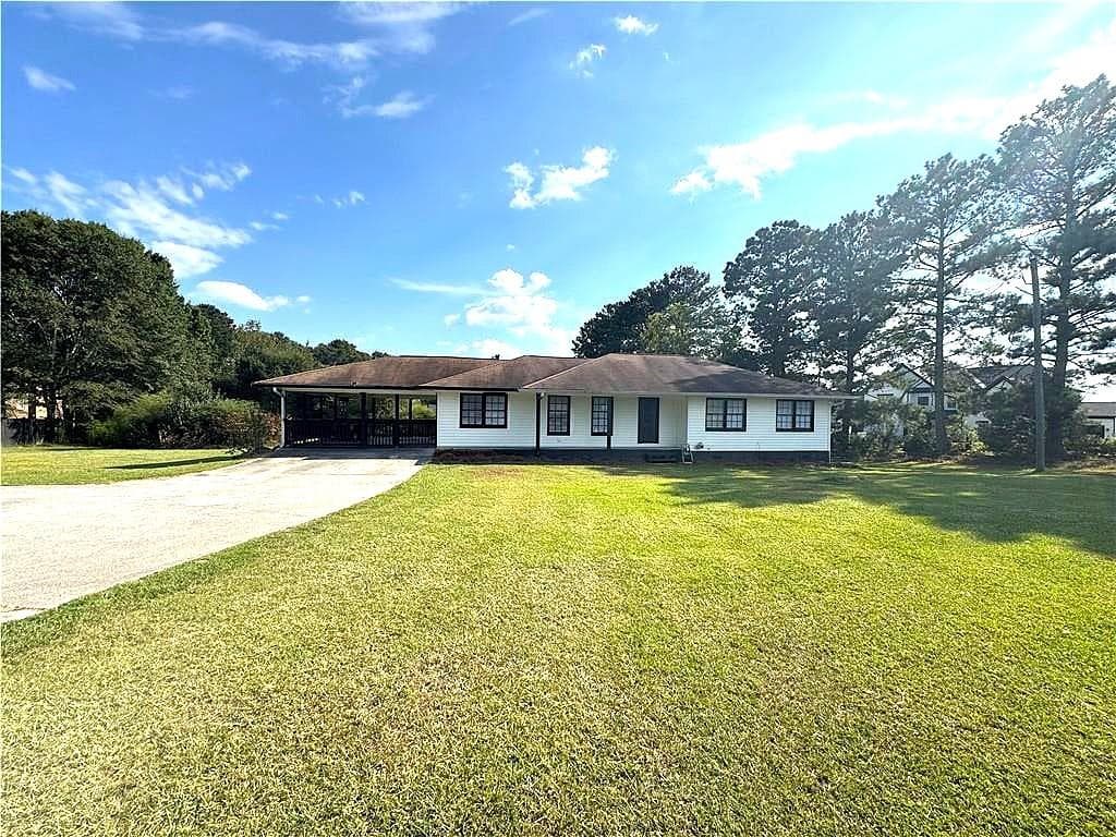 3 bedroom, 2 bathroom, 1,658 sq ft single family residence for rent at 3480 Hamilton Mill Road, Buford, GA 30519 for $1,900 a month — photo 1 of 17